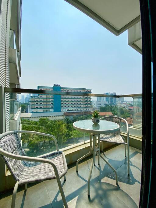 Apartemen Capitol Senen Studio, Pool & Netflix By Damaresa Jakarta